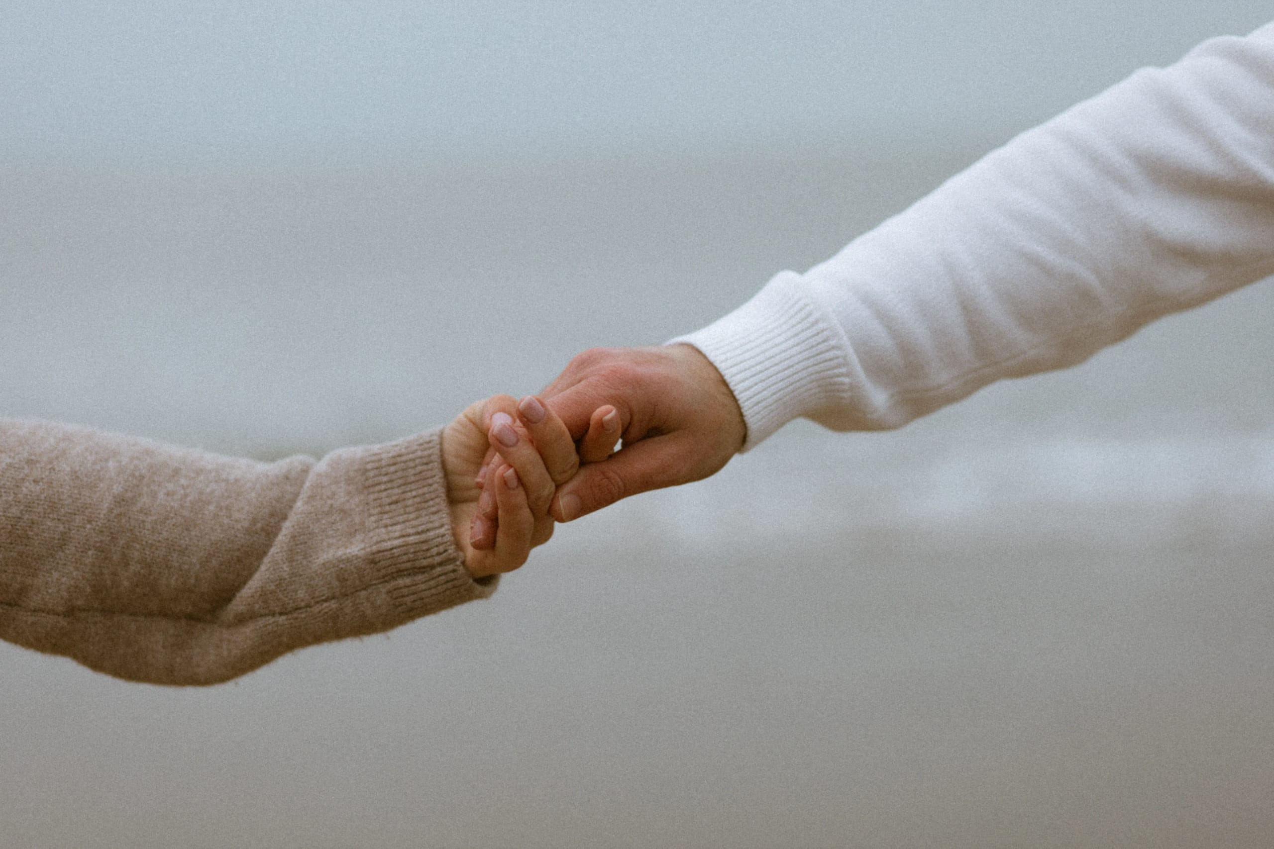 Bruidspaar op het strand